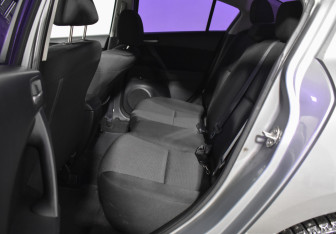 Подержанный автомобиль Mazda 3 Sedan 2011 года (11 фото)