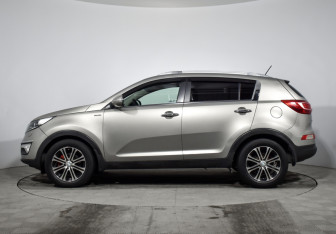 Подержанный автомобиль Kia Sportage 2012 года (8 фото)