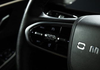 Подержанный автомобиль Omoda C5 2024 года (17 фото)