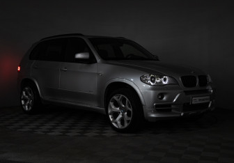 Подержанный автомобиль BMW X5 2007 года (31 фото)