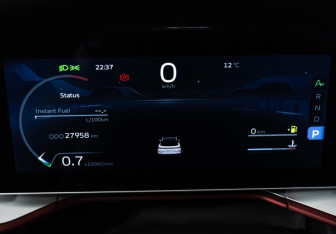 Подержанный автомобиль Geely Coolray 2023 года (12 фото)