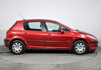 Подержанный автомобиль Peugeot 307 Hatchback 2007 года (4 фото)