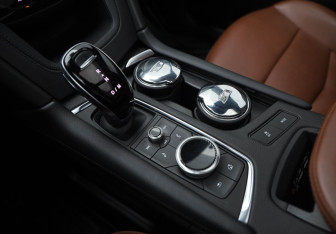 Подержанный автомобиль Cadillac XT5 2021 года (11 фото)