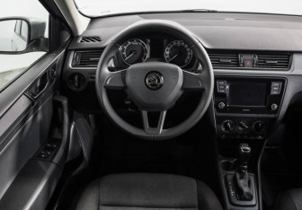 Подержанный автомобиль Skoda Rapid Liftback 2019 года (11 фото)