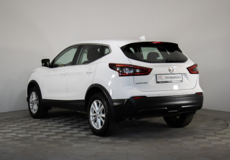 Подержанный автомобиль Nissan Qashqai 2021 года (7 фото)