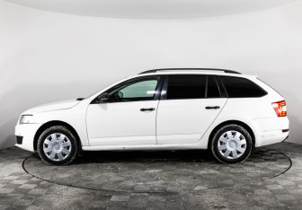 Подержанный автомобиль Skoda Octavia Wagon 2014 года (8 фото)