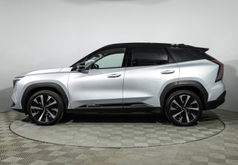 Подержанный автомобиль Geely Atlas 2024 года (8 фото)