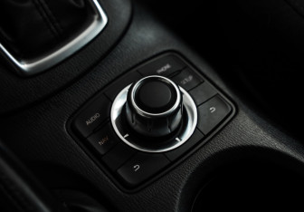 Подержанный автомобиль Mazda CX-5 2014 года (16 фото)