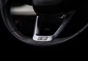 Подержанный автомобиль Audi Q5 2019 года (12 фото)