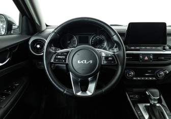 Подержанный автомобиль Kia Cerato Sedan 2021 года (18 фото)
