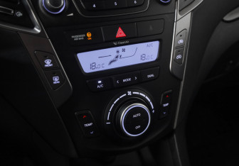 Подержанный автомобиль Hyundai Santa Fe 2013 года (15 фото)