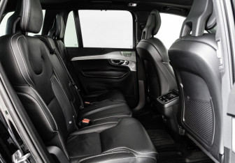 Подержанный автомобиль Volvo XC90 2021 года (25 фото)