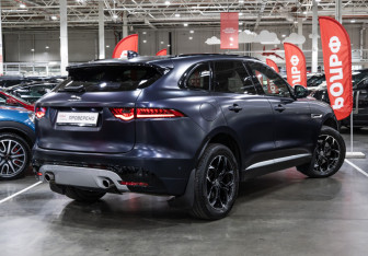 Подержанный автомобиль Jaguar F-Pace 2016 года (4 фото)