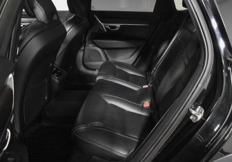 Подержанный автомобиль Volvo V90 Cross Country 2018 года (11 фото)