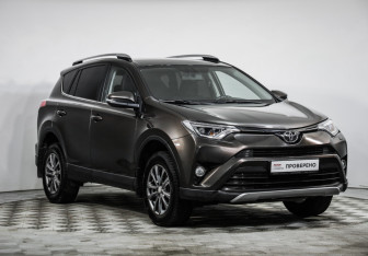Подержанный автомобиль Toyota RAV4 2019 года (3 фото)