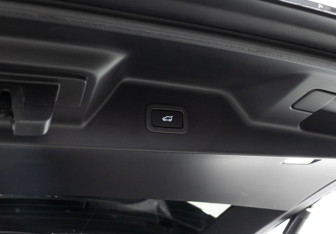 Подержанный автомобиль Land Rover Range Rover 2015 года (31 фото)