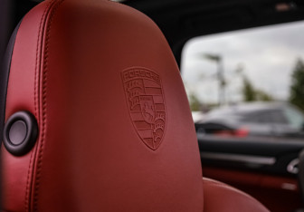 Подержанный автомобиль Porsche Cayenne 2014 года (19 фото)