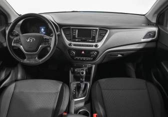 Подержанный автомобиль Hyundai Solaris Sedan 2017 года (13 фото)