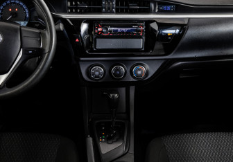 Подержанный автомобиль Toyota Corolla Sedan 2014 года (11 фото)