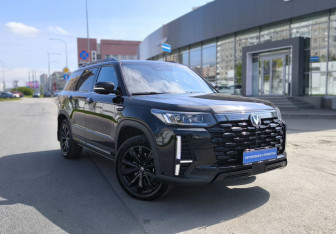 Подержанный автомобиль Changan CS95 2024 года (3 фото)