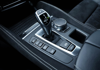 Подержанный автомобиль BMW X6 2018 года (13 фото)