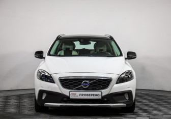 Подержанный автомобиль Volvo V40 Cross Country 2014 года (2 фото)