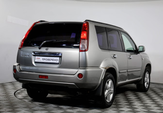 Подержанный автомобиль Nissan X-Trail 2006 года (5 фото)