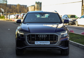 Подержанный автомобиль Audi Q8 2019 года (3 фото)
