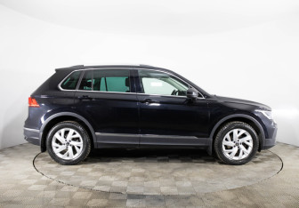 Подержанный автомобиль Volkswagen Tiguan 2021 года (4 фото)