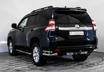 Подержанный автомобиль Toyota Land Cruiser Prado 2017 года (8 фото)