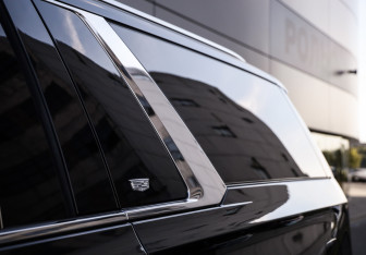 Подержанный автомобиль Cadillac Escalade Suv 2021 года (10 фото)