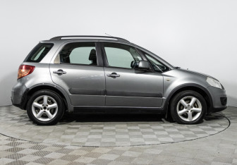 Подержанный автомобиль Suzuki SX4 Hatchback 2012 года (4 фото)