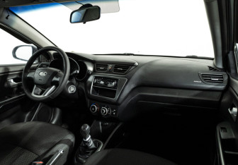 Подержанный автомобиль Kia Rio Sedan 2012 года (9 фото)