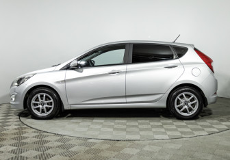 Подержанный автомобиль Hyundai Solaris Sedan 2015 года (8 фото)