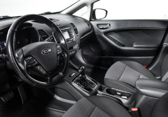 Подержанный автомобиль Kia Cerato Sedan 2019 года (9 фото)