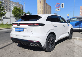Подержанный автомобиль Changan UNI-K 2023 года (4 фото)