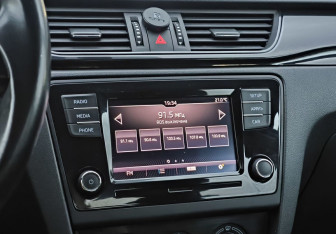 Подержанный автомобиль Skoda Rapid Liftback 2018 года (15 фото)