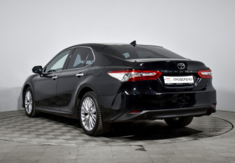 Подержанный автомобиль Toyota Camry Sedan 2020 года (7 фото)