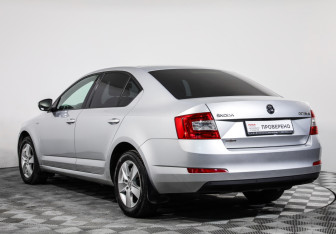 Подержанный автомобиль Skoda Octavia Liftback 2016 года (7 фото)