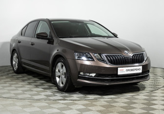 Подержанный автомобиль Skoda Octavia Liftback 2018 года (3 фото)