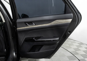 Подержанный автомобиль Kia K5 2024 года (27 фото)