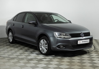Подержанный автомобиль Volkswagen Jetta Sedan 2011 года (3 фото)