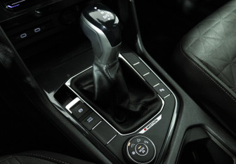 Подержанный автомобиль Volkswagen Tiguan 2021 года (15 фото)