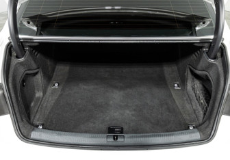 Подержанный автомобиль Audi A4 Sedan 2018 года (23 фото)