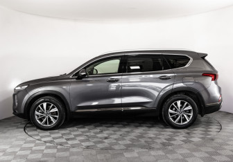 Подержанный автомобиль Hyundai Santa Fe 2019 года (8 фото)