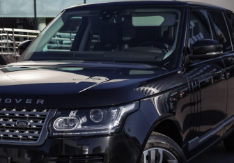 Подержанный автомобиль Land Rover Range Rover 2017 года (2 фото)