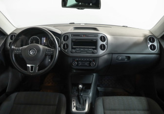 Подержанный автомобиль Volkswagen Tiguan 2012 года (10 фото)