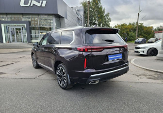 Подержанный автомобиль Exeed VX 2022 года (6 фото)