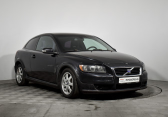 Подержанный автомобиль Volvo C30 2007 года (3 фото)