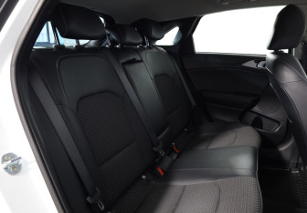 Подержанный автомобиль Kia Ceed Hatchback 2021 года (12 фото)